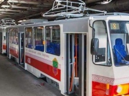 Мэр Запорожья огорчен новостями о дымящихся трамваях