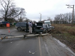 Одесса: столкнувшиеся Range Rover и Audi сбили столб