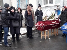 В Терновке похоронили погибшую в результате жуткого ДТП семью