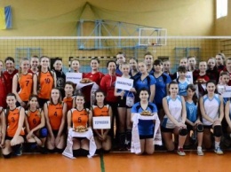 В Покровской ДЮСШ состоялось открытое первенство по волейболу среди девушек