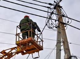 Из-за непогоды в "ДНР" без электроснабжения осталось более 1200 абонентов