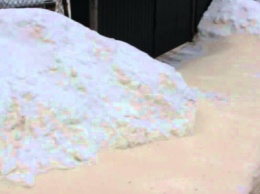 На Донетчине выпал снег необычного цвета (ФОТО)