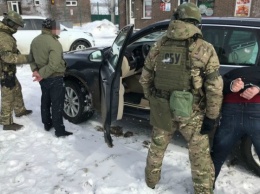 Под Харьковом СБУ предотвратила поставки авто для боевиков: видео