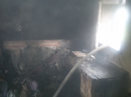 Крымские огнеборцы предотвратили взрыв газовых баллонов во время пожара в частном жилом доме (ФОТО)