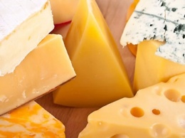 Как отличить сыр и сырный продукт?
