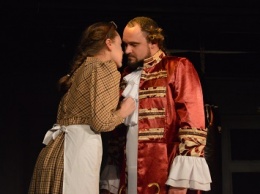 Театр - одна из вещей, которая никогда не умрет в Краматорске: народный театр «Бам Бук» представил чуткую пьесу «Поцелуй»