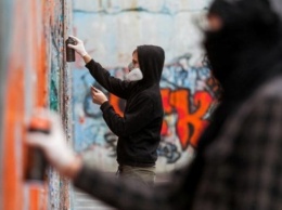 На Николаевском шоссе поймали граффитчиков
