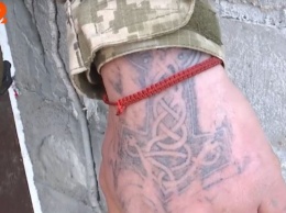 «Верят не только в Христа, но и в Одина с Перуном». Бойцы ВСУ рассказали, зачем делают татуировки