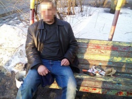 В Северодонецке патрульные задержали на улице агрессивного "хранителя" марихуаны (Фото)