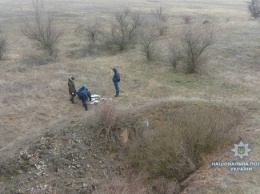 На Николаевщине в заброшенной шахте нашли тайник с арсеналом оружия