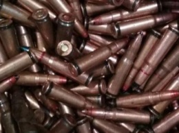 Житель прифронтового поселка нашел 1,5 тысячи патронов и сдал в полицию