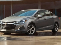 Легкий рестайлинг: Chevrolet обновила модели Cruze и Spark