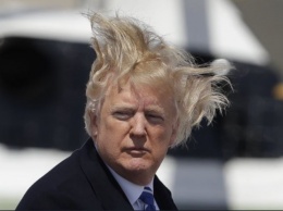 "Убегающие" волосы Трампа снова стали хитом соцсетей. Фото, видео
