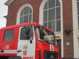 Спасатели Мирнограда эвакуировали работников Дворца культуры