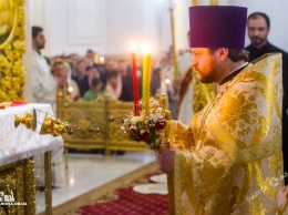 В Одесских храмах совершили богослужение и крестный ход в честь Пасхи