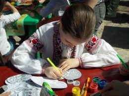 В Севастополе на Пасху разрисовывали писанки и делали открытки