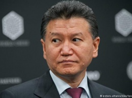 ФИДЕ требует у своего главы Илюмжинова уйти в отставку
