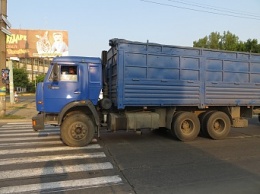 На двух въездах в Бердянск установят весы для зерновозов