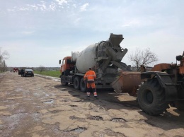 Жители Черноморской ОТГ самостоятельно отремонтировали дорогу из Очакова