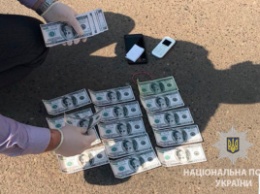 На вымогательстве и взяточничестве погорели два офицера полиции на Днепропетровщине