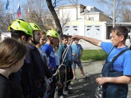 Сотрудники «КРЫМ-СПАС» провели открытый урок по безопасности для школьников