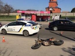 ДТП в Днепре: мотоцикл врезался в электротранспорт