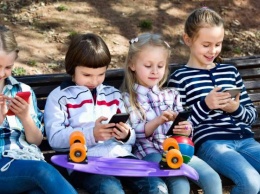 Тысячи приложений из Google Play шпионят за вашими детьми