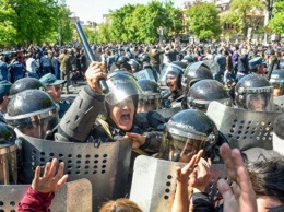 В Ереване охватили массовые протесты