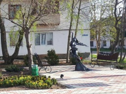 "Рождение весны": в Доброславе открыли сквер с новым арт-объектом