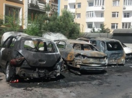 Сгоревшие авто на утро после пожара: что говорят одесситы (ФОТО)