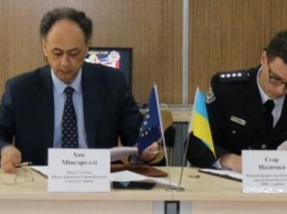 Глава представительства ЕС в Украине Хьюг Мингарелли открыл Информационный центр ЕС в Кривом Роге (ФОТО)