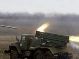 Ситуация на фронте: террористы бьют из "Градов", танков и артиллерии