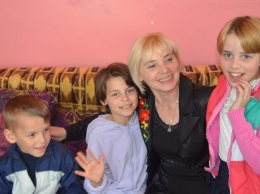 Трое детей из Беляевского района обрели новую семью
