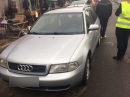В Ужгороде водитель Audi на еврономерах сбил двух детей и хотел скрыться с места ДТП