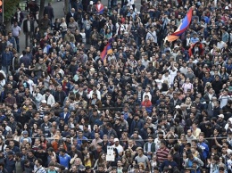 Делегация из Армении прибыла в Москву после двухнедельных протестов