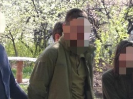 Хотел передать оружие на передовую: в Донецкой области задержали бойца ДУК "Правый сектор"