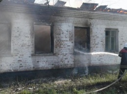 Три пожара в Кременчуге: сгорели 2 балкона, бесхозное здание и 4 га камыша (ФОТО)