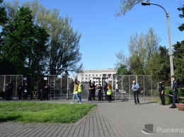 В Одессе взрывотехники обследовали Куликово поле и Соборную площадь