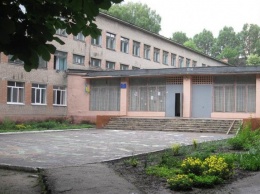 Одни документы на двоих: прокуратура уличила ремонтников днепровских школ в «подделке лицензий»