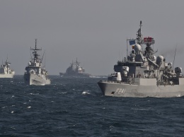 В акваторию Черного моря вошли военные корабли НАТО
