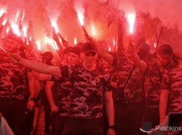 Патриотические лозунги, традиционные фаера и митинг: в Одессе прошел «Марш украинского порядка». Фото, видео