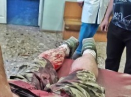 Трое парней и две девушки: обнародовано видео жестокого нападения на "киборга" в Киеве