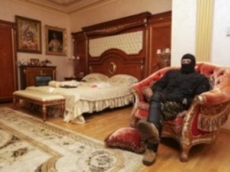 После отъезда Януковича активисты Майдана разграбили Межигорье
