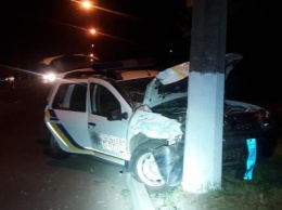 В Мариуполе патрульный автомобиль врезался в "Шкоду". Пострадали трое полицейских (ФОТО)