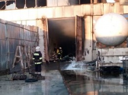 Пожар на заводе автошин в Белой Церкви: медики предупредили об угрозе химического отравления