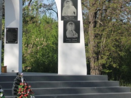 На месте братской могилы молодых служителей церкви в Славянске установили памятный комплекс