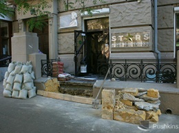 «Благородный вандализм»: в Сабанском переулке повредили памятник архитектуры. Фото