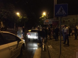 На Молдаванке машина сбила двух пешеходов
