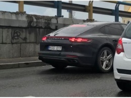 В Киеве замечен новый Porsche Panamera на литовских номерах