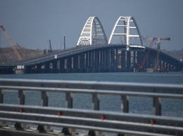 От Тамани в Керчь за 16 минут: Путин открыл Крымский мост